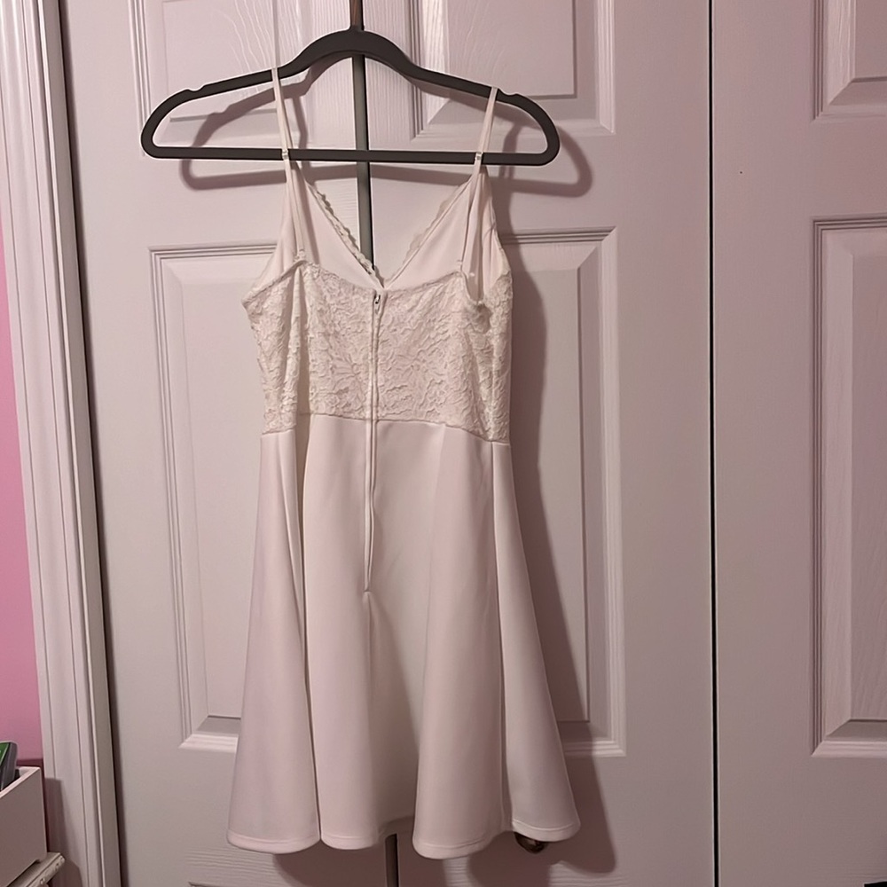 White Dress with Lace Detail - Picture 3 of 5